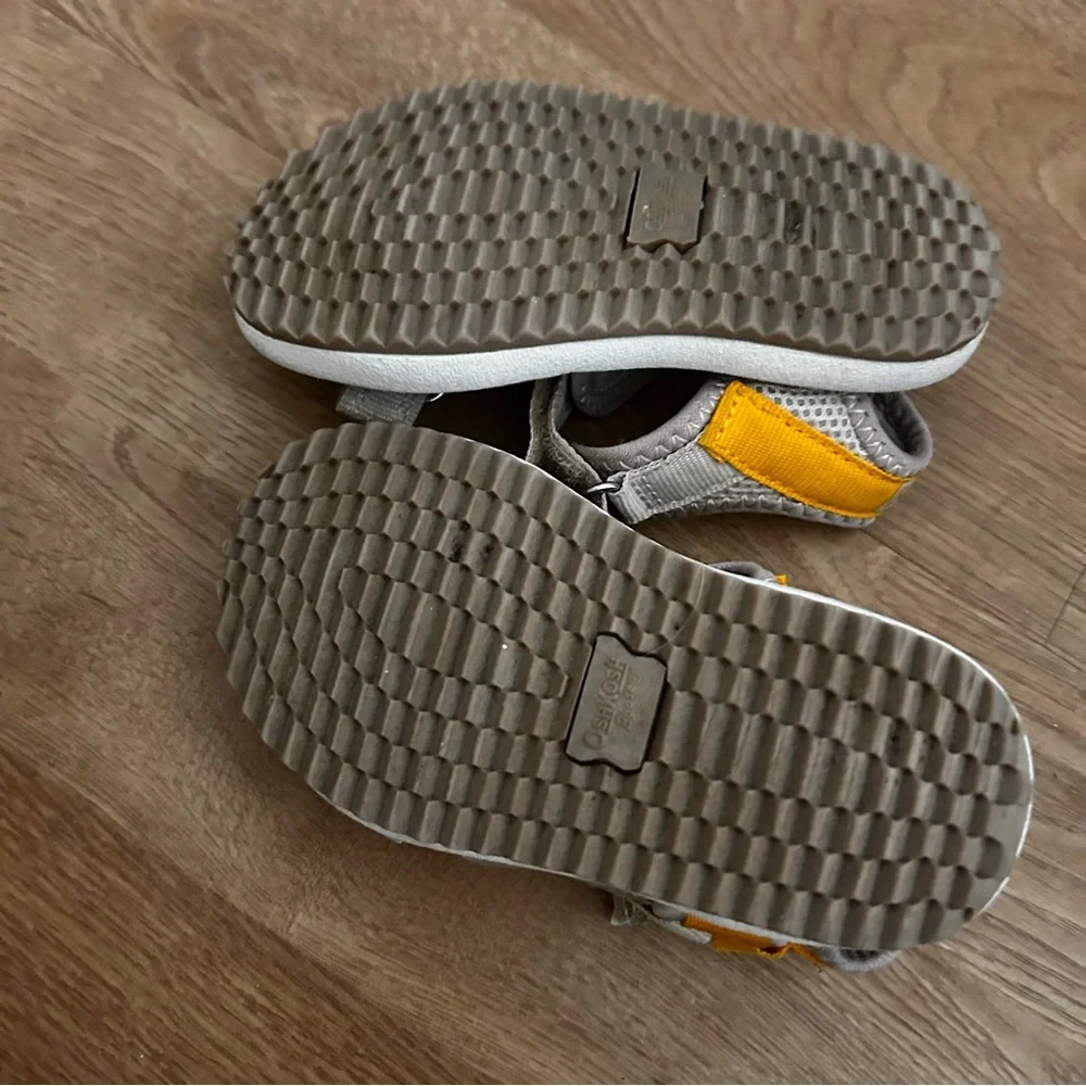 New! No tags! OshKosh B'gosh toddler boy’s Grey and orange summer sandals